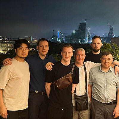 Клиенты осматривают рынок Шэньчжэня